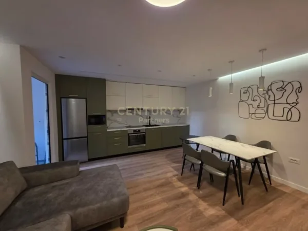 Tirane, jepet me qera apartament Kati 3, 93 m² 900 € 