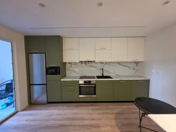 Tirane, jepet me qera apartament Kati 3, 93 m² 900 € 