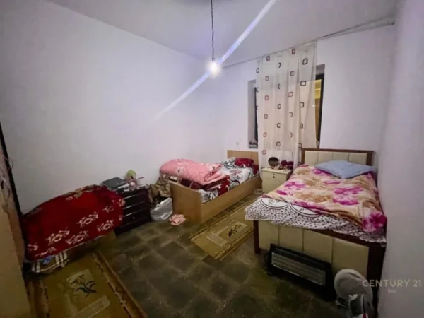 Tirane, shes apartament 2+1 Kati 1, 87 m² 133.000 € (Rruga Petro Nini)