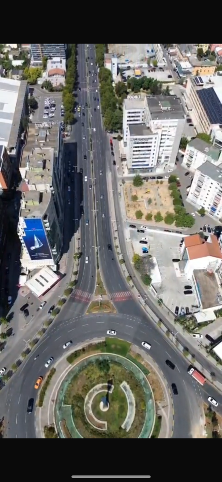 Tirane, jepet me qera zyre Kati 4, 266 m² 2.500 € (Zogu i Zi)