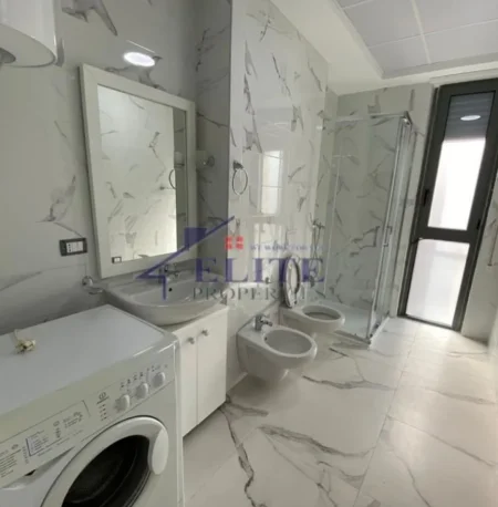 Tirane, jepet me qera apartament 2+1+Ballkon Kati 6, 105 m² 600 € (Fiori di Bosko)