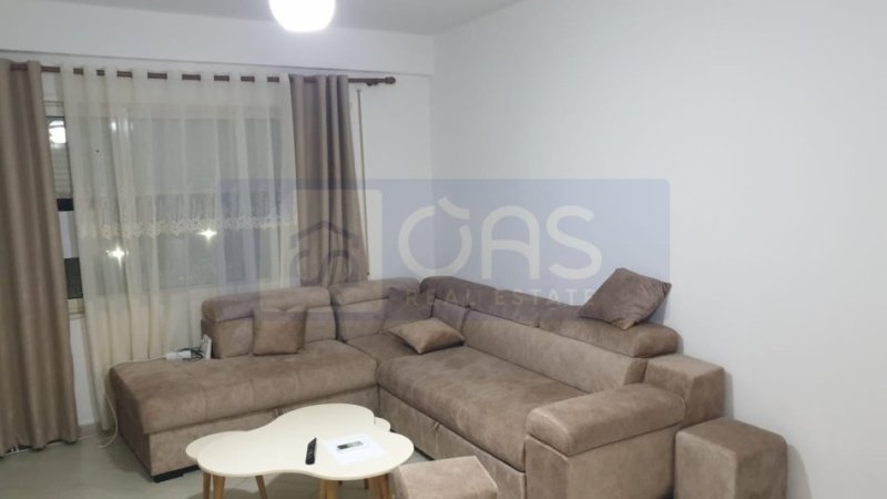Tirane, jepet me qera apartament 2+1+Aneks+Ballkon Kati 1, 98 m² 450 € (Fresk ,Prane Bunkart 1, Kompleksi Kotorri.)