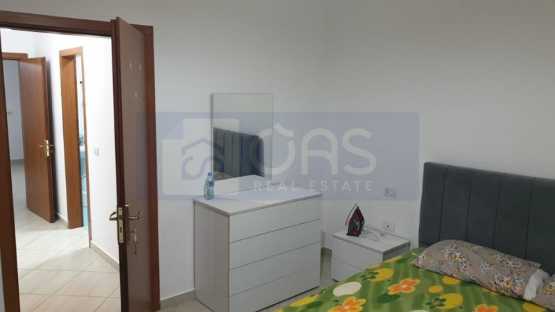 Tirane, jepet me qera apartament 2+1+Aneks+Ballkon Kati 1, 98 m² 450 € (Fresk ,Prane Bunkart 1, Kompleksi Kotorri.)