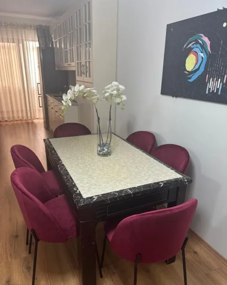 Tirane, jepet me qera apartament 2+1+Aneks Kati 3, 80 m² 700 € (RRUGA E KOSOVAREVE)