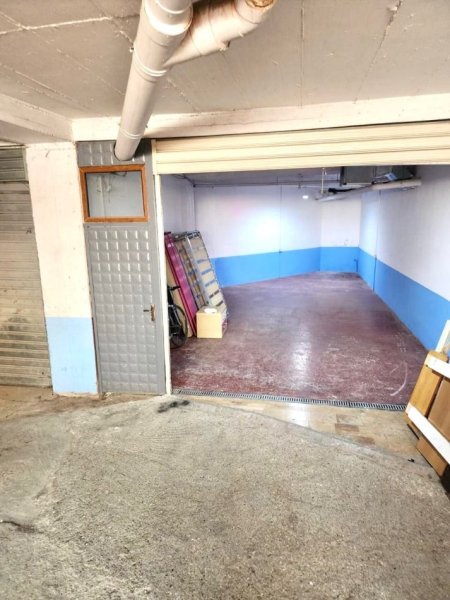 Tirane, jepet me qera magazine Kati -1, 40 m² 300 € (Sulejman Delvina)