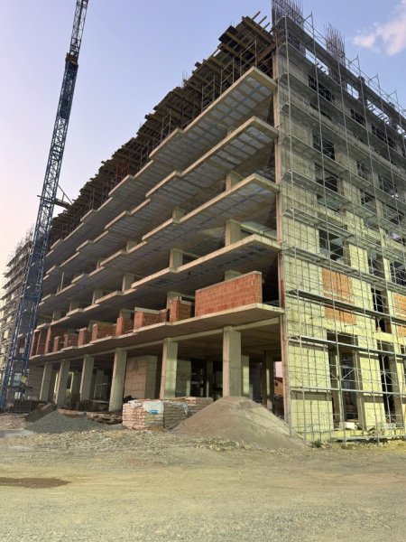 Tirane, shitet apartament 1+1+Ballkon Kati 8, 88 m² 113.750 € (Ish Fusha Aviacionit Okazion 1300€/m2)