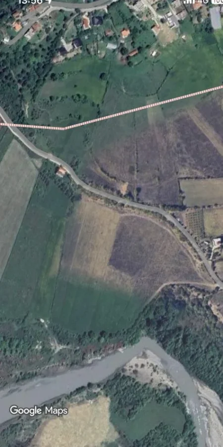 Tirane, shitet toke , 10.001 m² 760.000 € (Picalle)