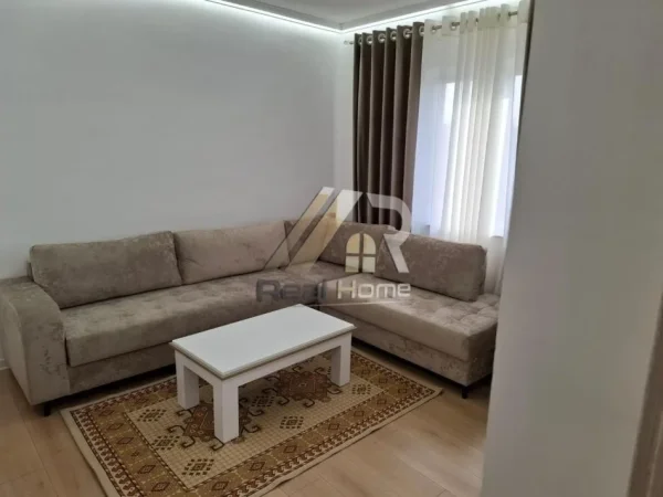 Tirane, jepet me qera apartament 1+1+Ballkon Kati 3, 75 m² 548 € (Siri kodra)