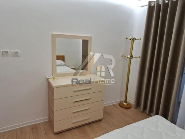 Tirane, jepet me qera apartament 1+1+Ballkon Kati 3, 75 m² 548 € (Siri kodra)