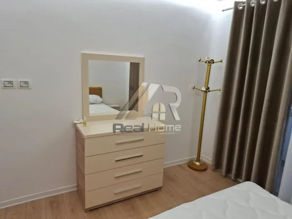 Tirane, jepet me qera apartament 1+1+Ballkon Kati 3, 75 m² 548 € (Siri kodra)