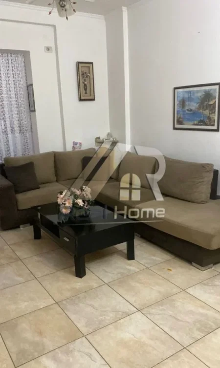 Tirane, jepet me qera apartament 1+1 Kati 2, 60 m² 400 € (Yzberisht)