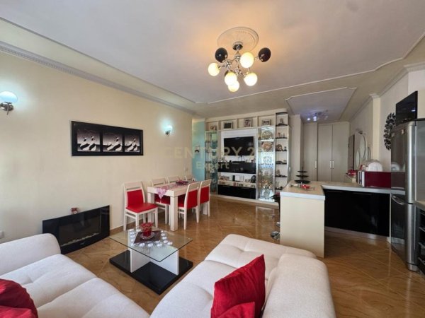 Tirane, jepet me qera apartament 2+1 Kati 4, 120 m² 450 € (Shkolla 17 Shkurti)