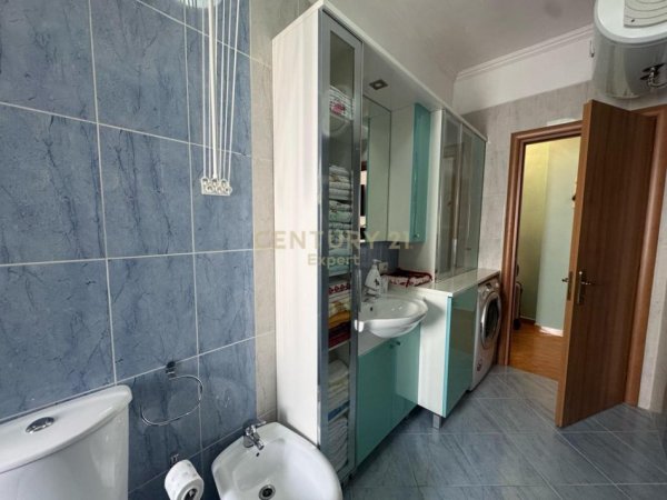 Tirane, jepet me qera apartament 2+1 Kati 4, 120 m² 450 € (Shkolla 17 Shkurti)