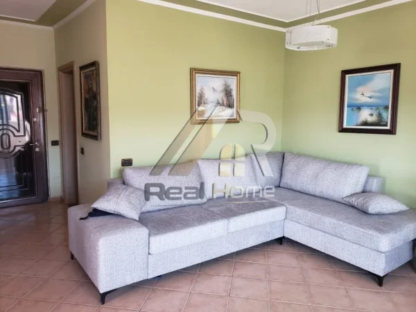 Tirane, jepet me qera apartament 2+1 Kati 9, 105 m² 650 € (Rruga Tish Daija)