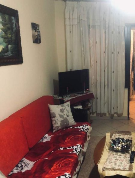 Tirane, jepet me qera apartament 1+1 Kati 2, 60 m² 26.000 Leke (Fundi Rruges Jordan Misja)
