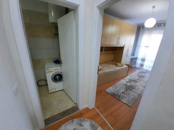 Tirane, jepet me qera apartament 2+1+BLK Kati 3, 110 m² 700 Euro (Rruga Shyqyri Brari)
