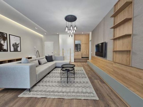 Tirane, jepet me qera apartament 3+1+BLK Kati 1, 140 m² 1.500 Euro (Kopshti Botanik Tirana)