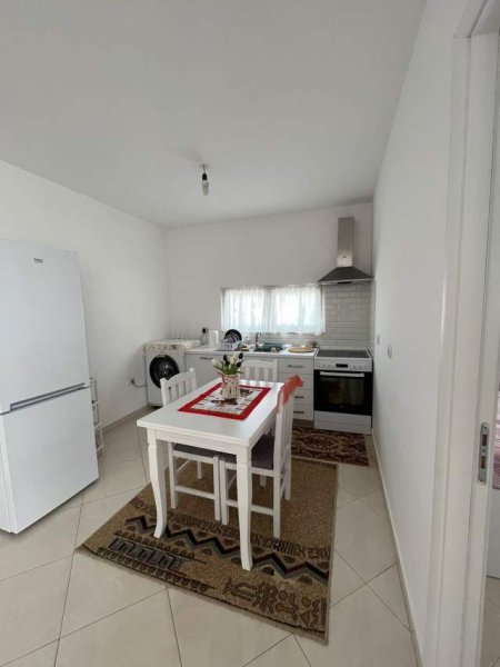 Tirane, jepet me qera apartament 1+1+BLK Kati 6, 86 m² 400 Euro (Rruga Kongresi i Manastirit)
