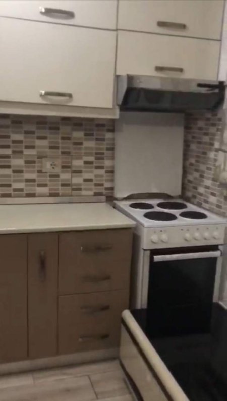 Tirane, jepet me qera shtepi 2+1 Kati 1, 82 m² 35.000 Leke (ne fund te rruges 5 Maji)