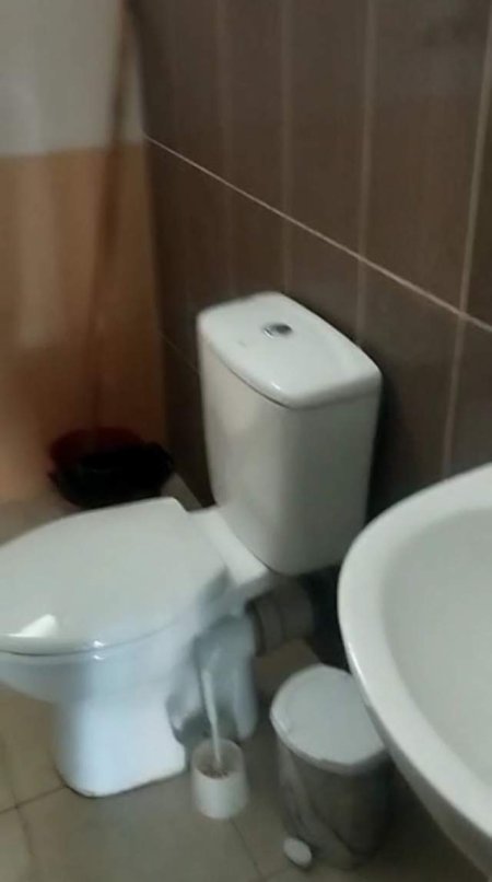 Tirane, jepet me qera apartament 1+1 Kati 1, 50 m² 30.000 Leke (prane Big Market)