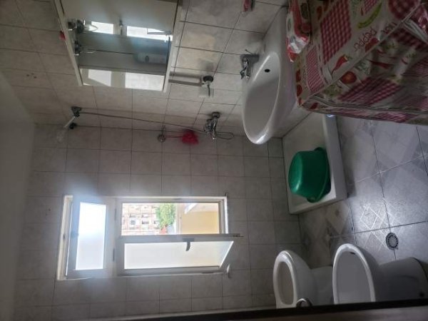 Tirane, jepet me qera apartament 2+1+BLK Kati 4, 73 m² 350 Euro (Irfan Tomini)