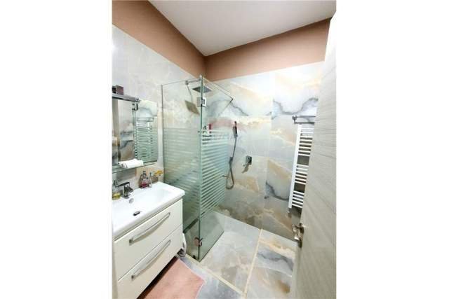Tirane, jepet me qera apartament 1+1+BLK Kati 1, 550 Euro (Kodra e Diellit)