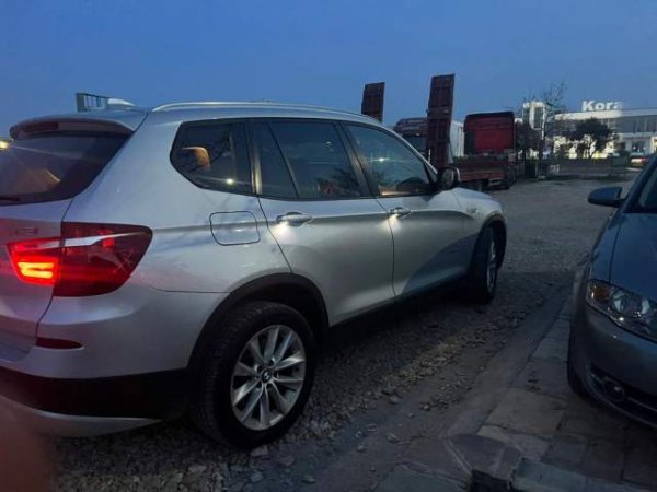 Tirane, shitet makine BMW X3 Viti 2013, 13 Euro