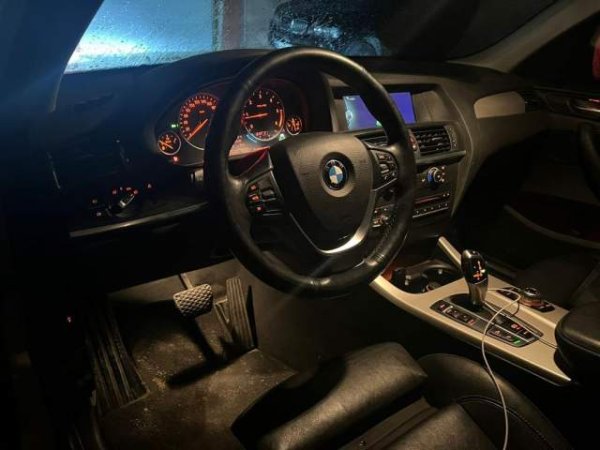 Tirane, shitet makine BMW X3 Viti 2013, 13 Euro