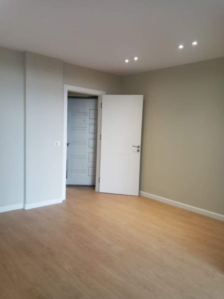 Tirane, jepet me qera apartament 1+1 Kati 1, 48 m² 350 Euro (Sadik Petrela)