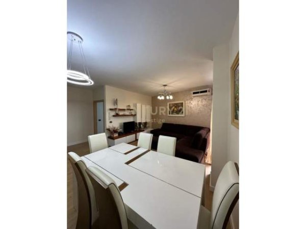 Tirane, jepet me qera 3+1+BLK Kati 4, 125 m² 550 Euro (Xhamlliku)