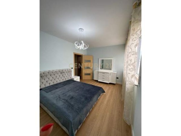 Tirane, jepet me qera 3+1+BLK Kati 4, 125 m² 550 Euro (Xhamlliku)