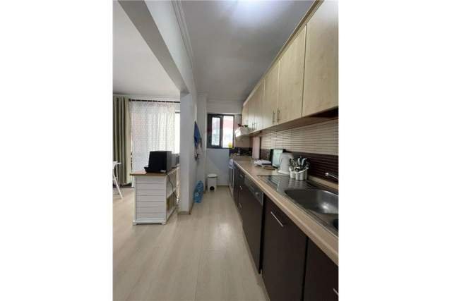 Tirane, shitet apartament 2+1+A+BLK Kati 3, 225.000 Euro (Kafe Roma)