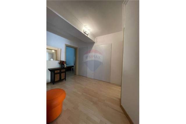 Tirane, shitet apartament 2+1+A+BLK Kati 3, 225.000 Euro (Kafe Roma)