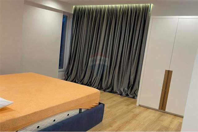 Tirane, jepet me qera garsonier Kati 3, 45 m² 350 Euro (bulevardi gjergj fishta)