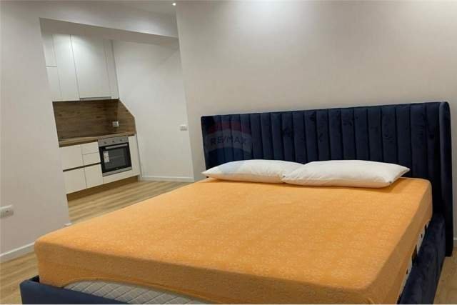 Tirane, jepet me qera garsonier Kati 3, 45 m² 350 Euro (bulevardi gjergj fishta)