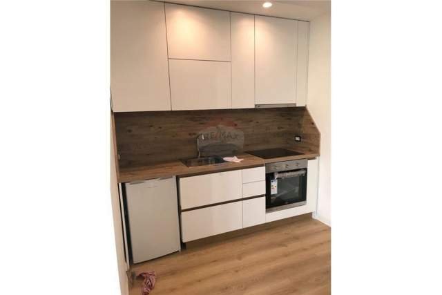Tirane, jepet me qera garsonier Kati 3, 45 m² 350 Euro (bulevardi gjergj fishta)