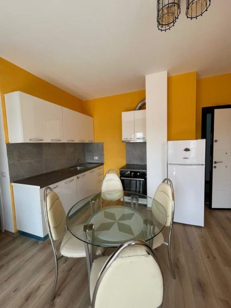 Tirane, jepet me qera apartament 1+1+BLK Kati 10, 70 m² 50.000 Leke (rruga Gjon Buzuku)