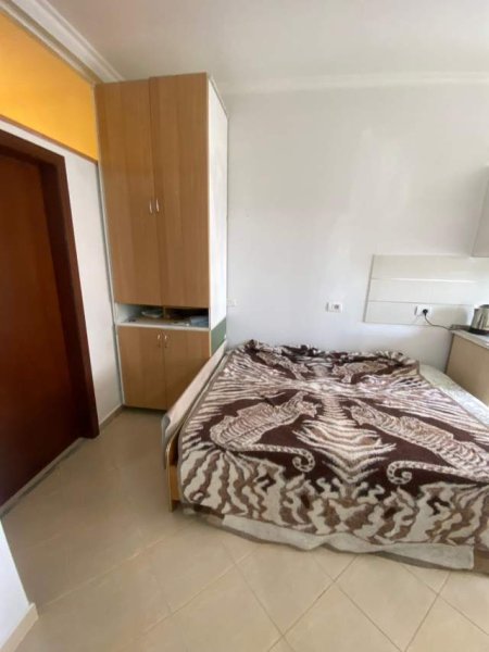 Tirane, jepet me qera apartament 2+1+BLK Kati 2, 90 m² 30.000 Leke (rruga e Bunkartit)