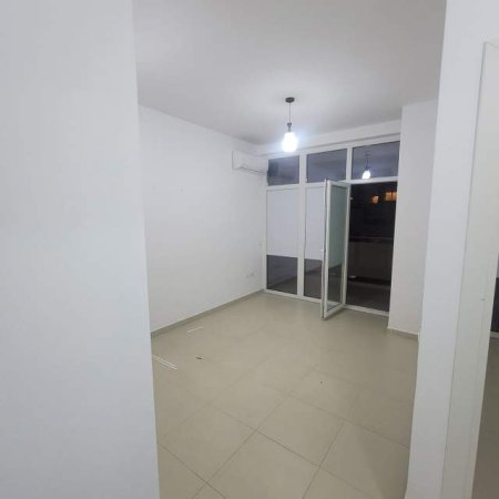Tirane, jepet me qera apartament Kati 4, 55 m² 400 Euro