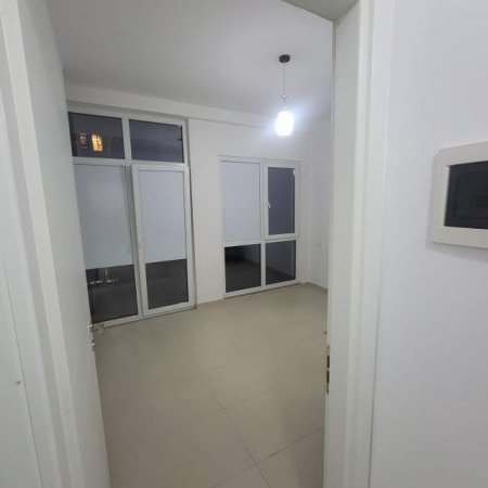 Tirane, jepet me qera apartament Kati 4, 55 m² 400 Euro