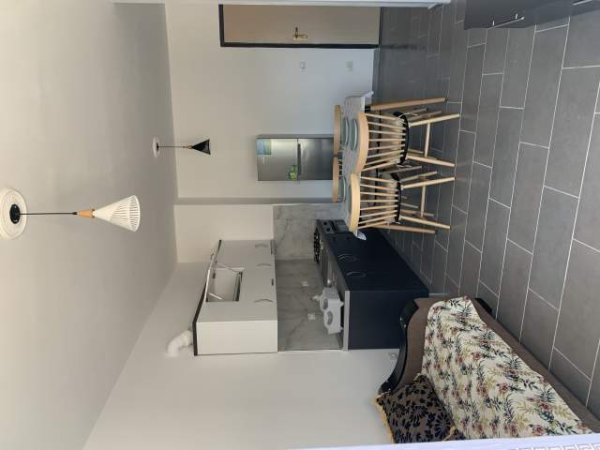 Vlore, jepet me qera apartament 1+1+BLK Kati 1, Euro (Plazhi I vjeter)