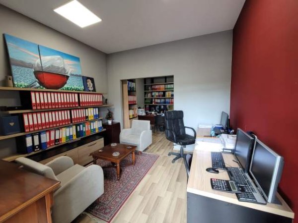 Tirane, jepet me qera zyre Kati 0, 40 m² 700 Euro (Rruga e Kosovareve)