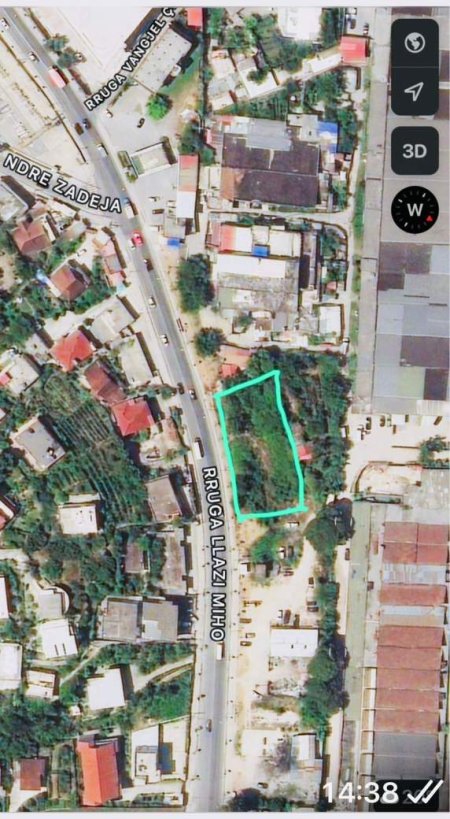 Tirane, shitet toke buze rruges kryesore 840 m² Cmimi 220.000 Euro (Kombinat)
