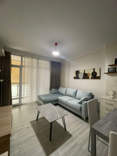 Tirane, jepet me qera apartament 100 m² 800 Euro (Komuna Eparisit Kika2)