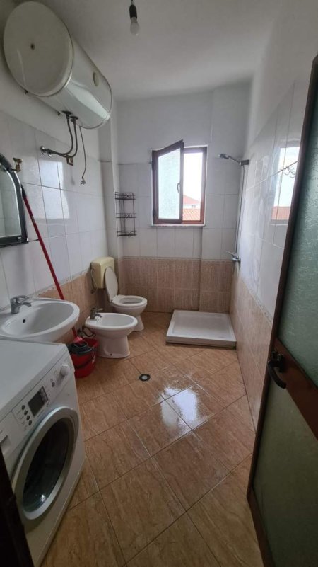 Tirane, jepet me qera apartament 1+1 Kati 2, 60 m² 30.000 Leke (Don Bosko)