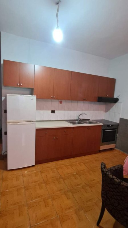 Tirane, jepet me qera apartament 1+1 Kati 2, 60 m² 30.000 Leke (Don Bosko)