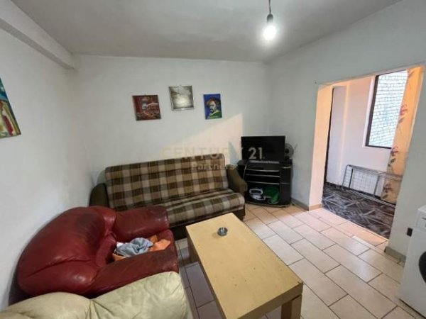 Tirane, jepet me qera apartament 1+1 Kati 2, 50 m² 250 Euro (21 Dhjetori)