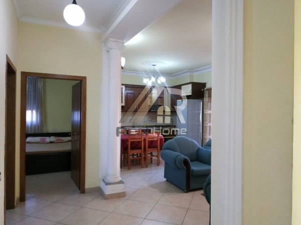 Tirane, jepet me qera Vile 3 Katshe Kati 4, 650 m² 3.000 € (Selite)