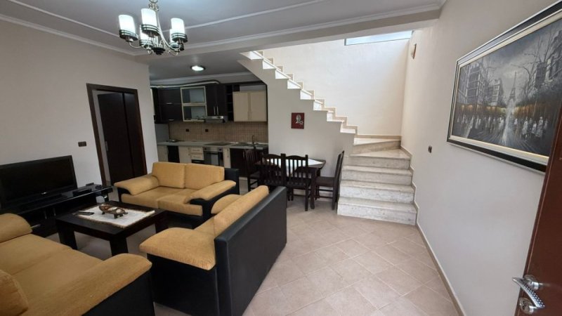 Tirane, jepet me qera Vilë 3-Katshe ,4+1,Mobiluar, 180 m² 600 € (Pranë Karburant Kastratit,Xhamllik-Tiranë)