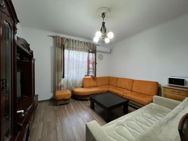 Tirane, shitet apartament 2+1+Ballkon Kati 3, 85 m² 85.000 € 